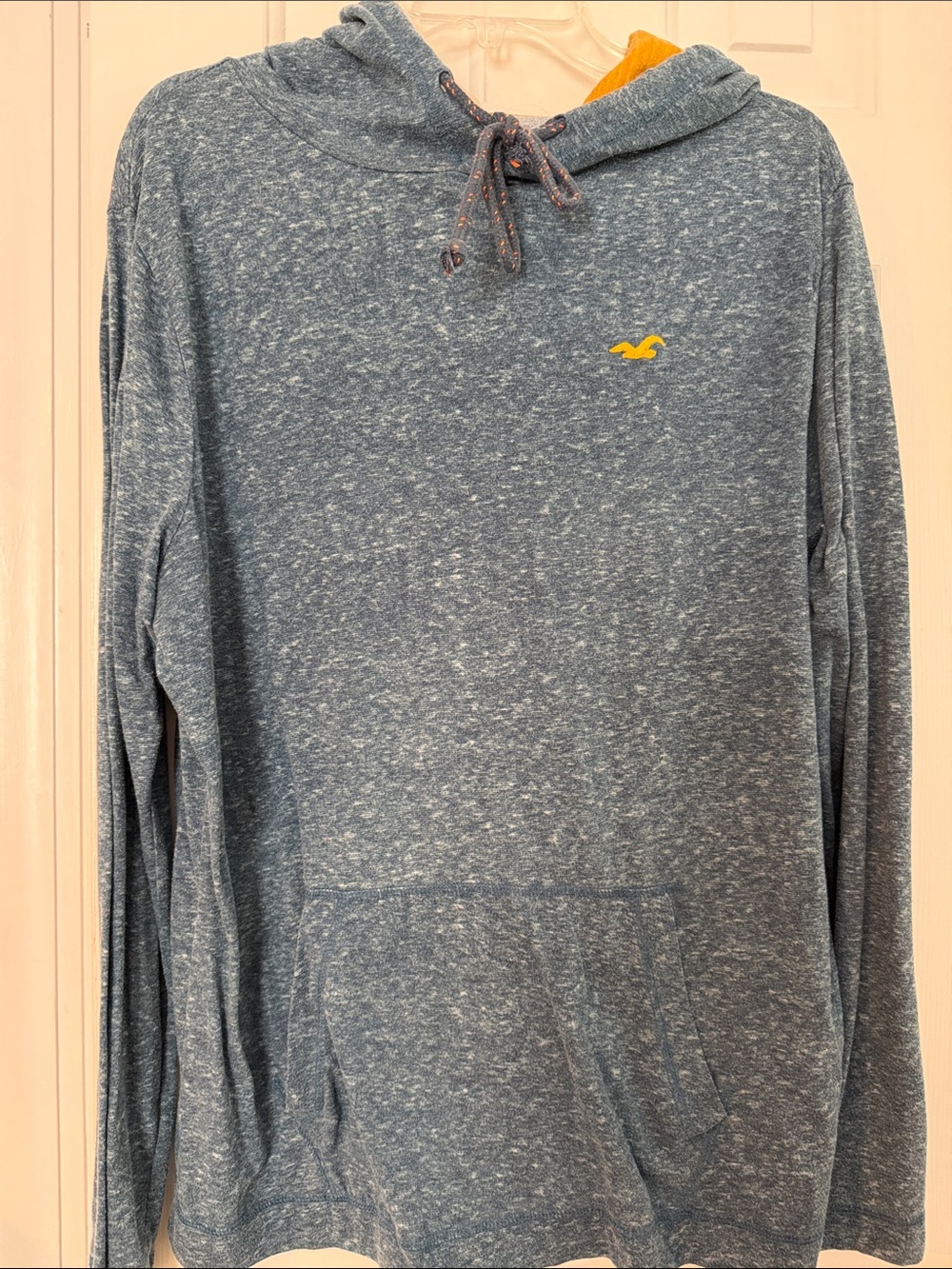 Men’s Hollister Heathered Slate Blue Hooded Sweatshirt with Yellow Logo Size Lar